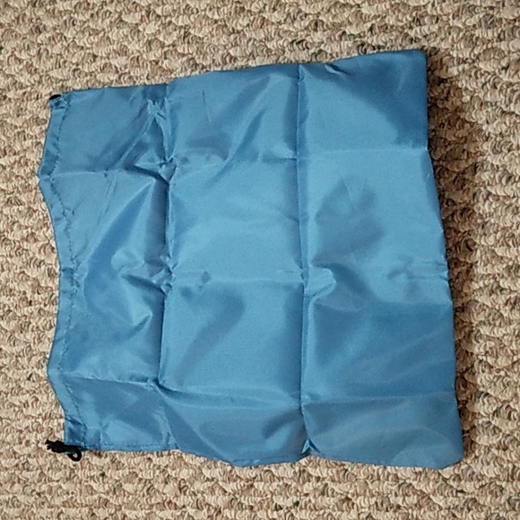 ❤️🩹NWOT Easy fold easy store drawstring laundry bag - Picture 3 of 4